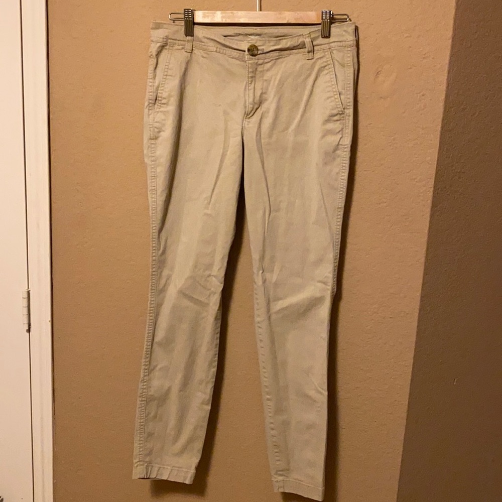 🎈Old Navy khakis size 8